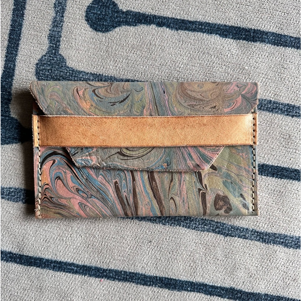 🆕 SaVoix Handmade Leather Clutch in Blue Marble